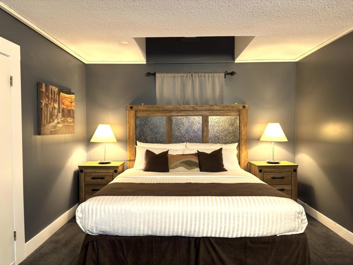 Divya Sutra Plaza And Conference Centre, Vernon, Bc Dış mekan fotoğraf