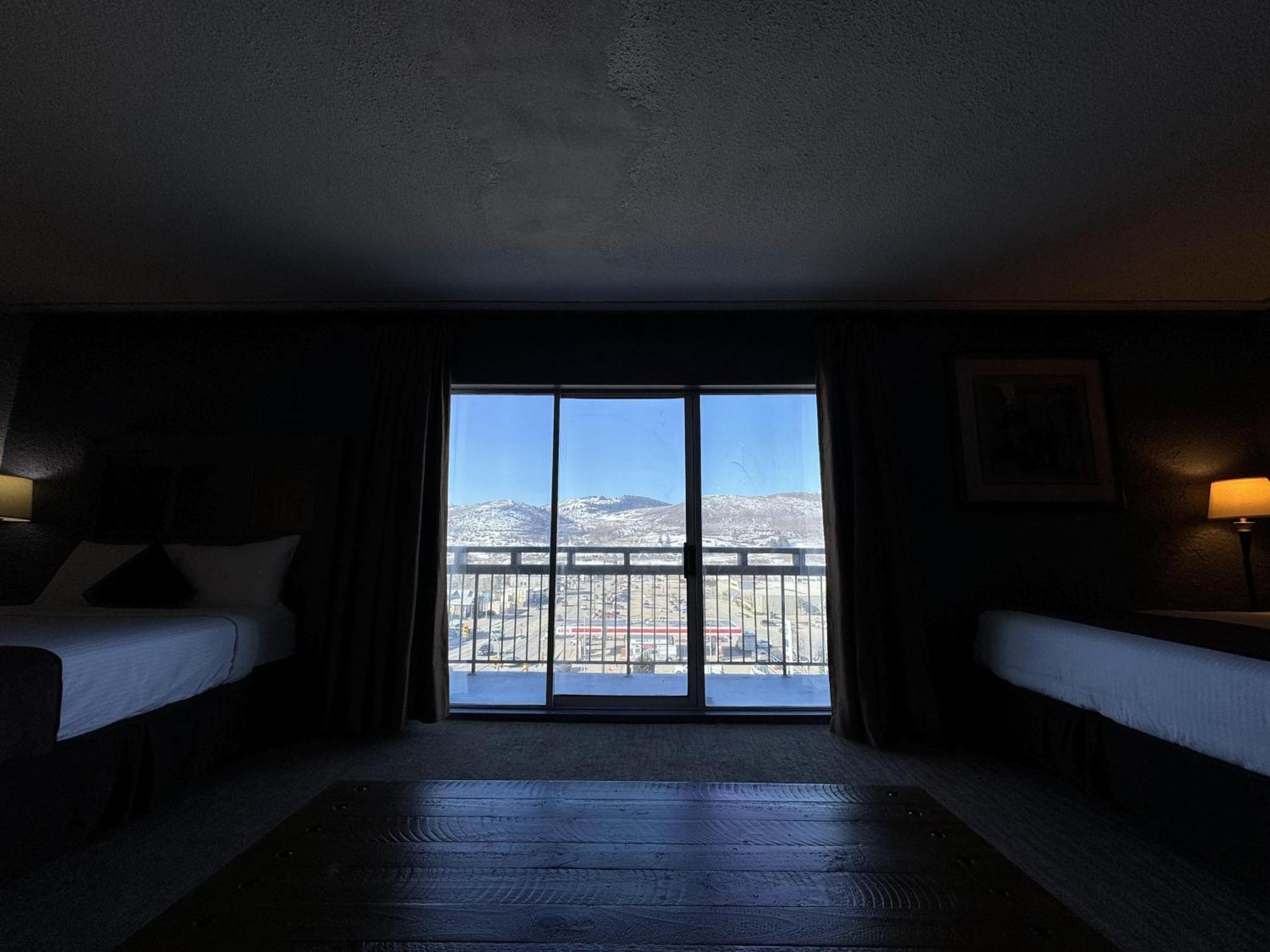 Divya Sutra Plaza And Conference Centre, Vernon, Bc Dış mekan fotoğraf