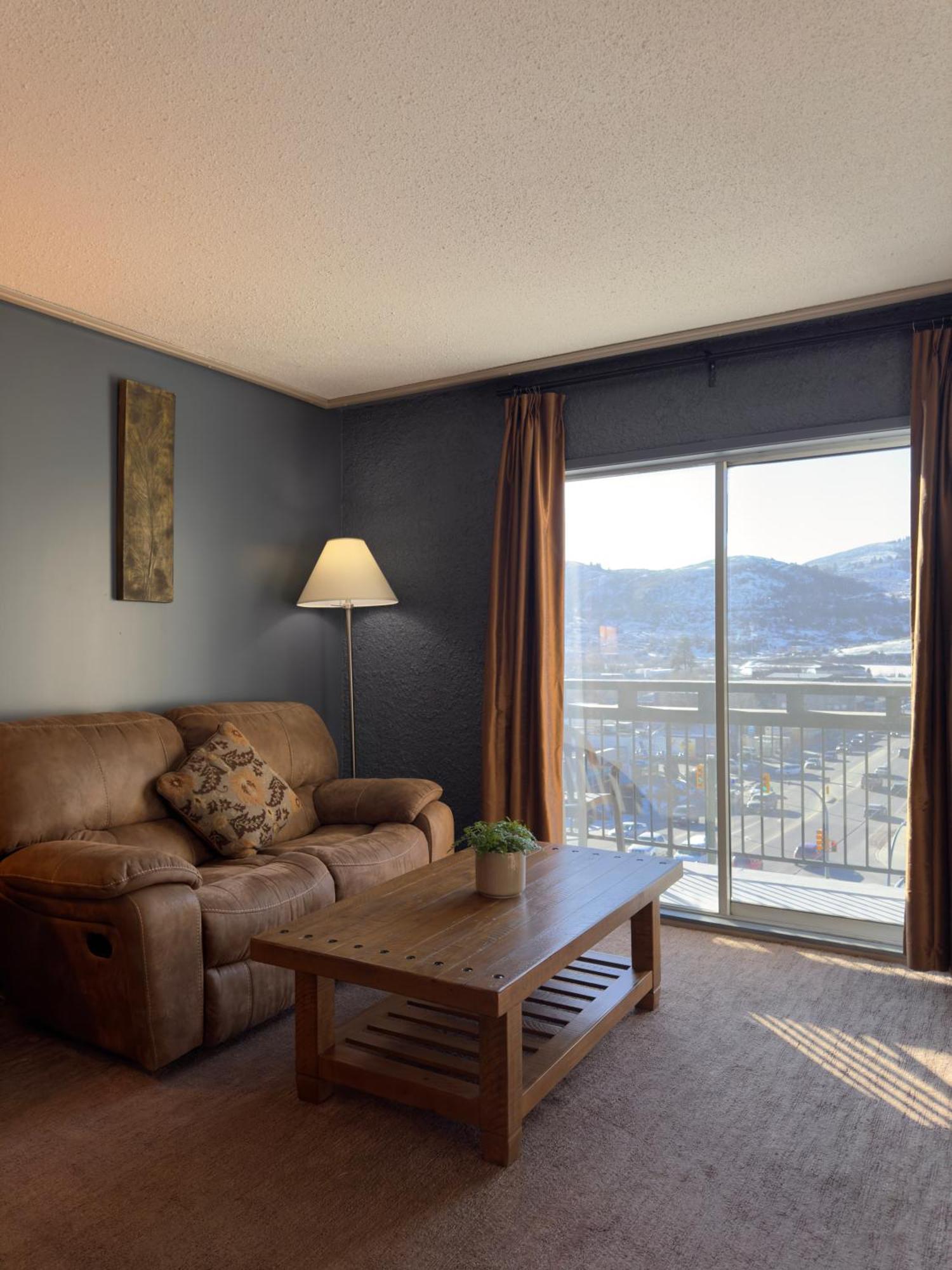 Divya Sutra Plaza And Conference Centre, Vernon, Bc Dış mekan fotoğraf